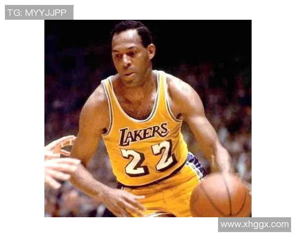 2010年湖人队与爵士队第二场激战回顾与精彩瞬间分析